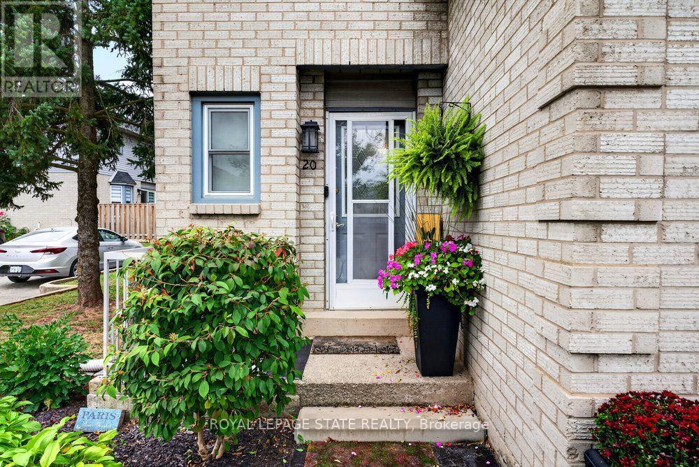 #20 2 ROYALWOOD COURT - 11