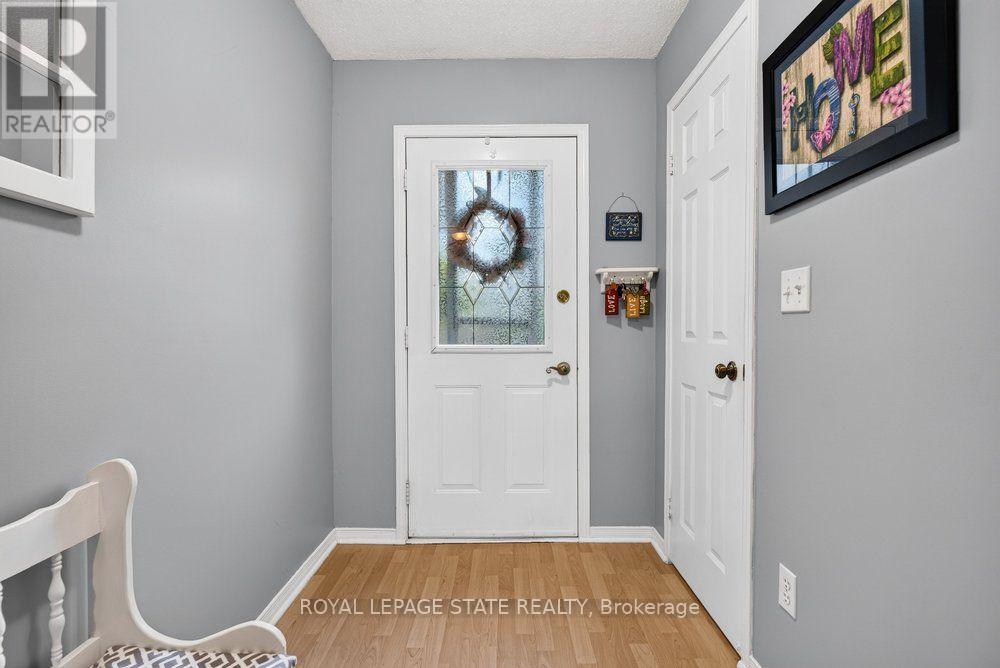 #20 2 ROYALWOOD COURT - 12