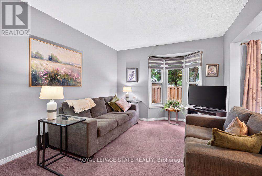 #20 2 ROYALWOOD COURT - 16