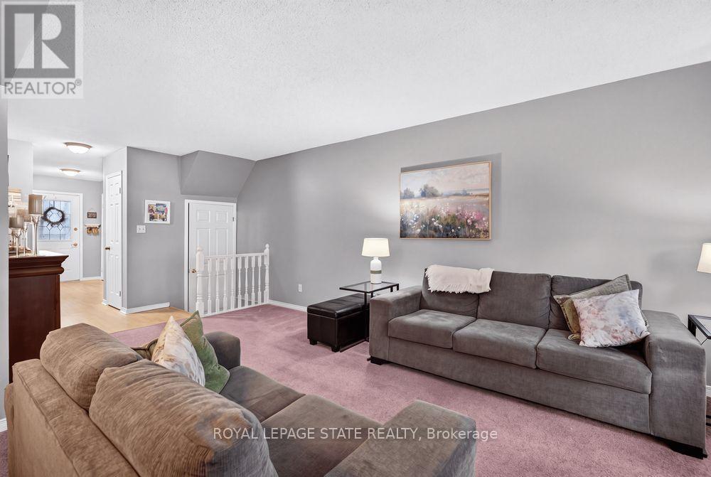 #20 2 ROYALWOOD COURT - 17
