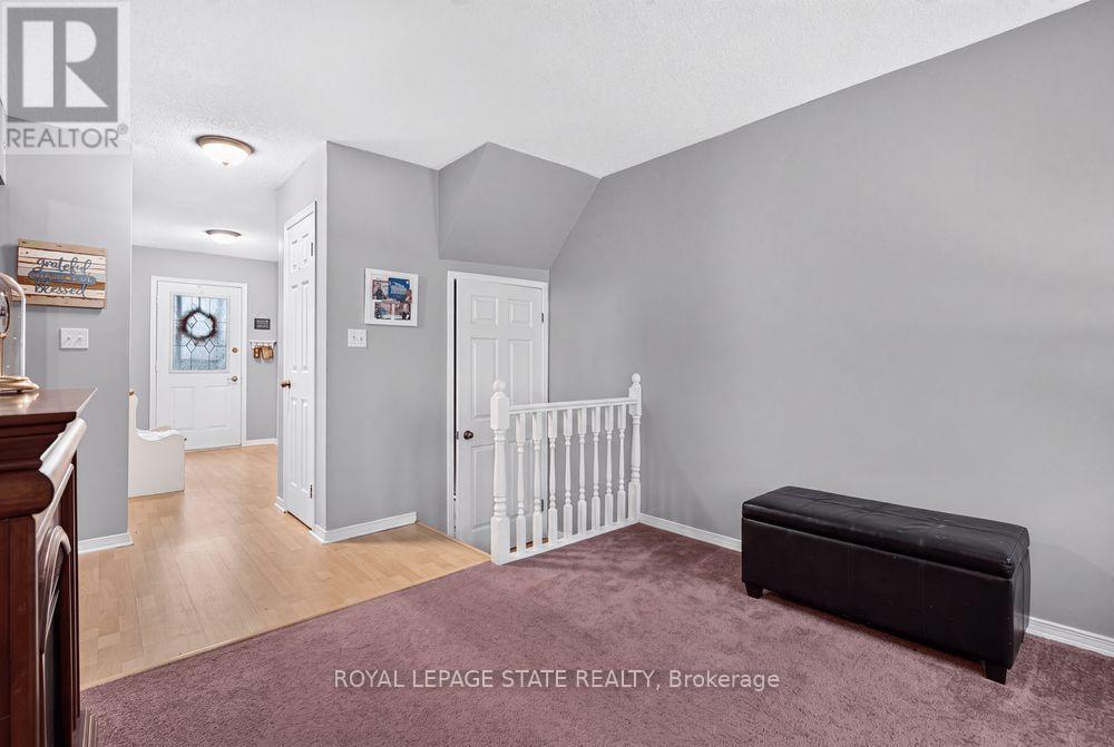 #20 2 ROYALWOOD COURT - 19