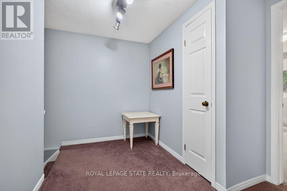 #20 2 ROYALWOOD COURT - 25