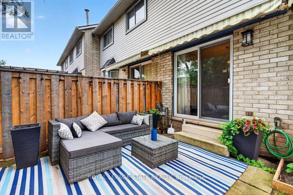 #20 2 ROYALWOOD COURT - 7
