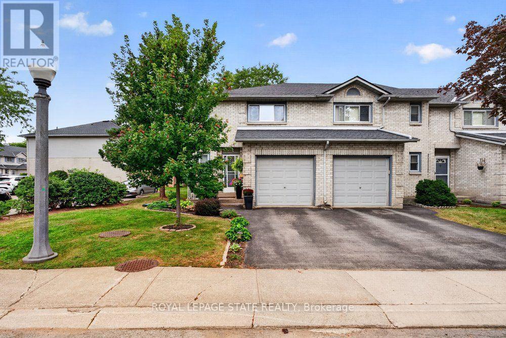#20 2 ROYALWOOD COURT - 9