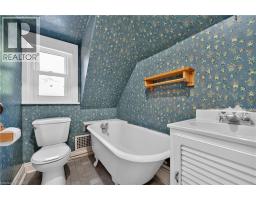 Primary Bedroom - 4 Forsyth Avenue N, Hamilton, ON L8S4E1 Photo 13