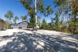 49 Brooklyn Bay, Steinbach, MB R0A0W2 Photo 29