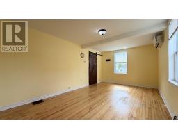 Bath (# pieces 1-6) - 103 Russell Street, Summerside, PE C1N2T8 Photo 7