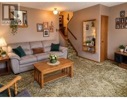 34 Rutherford Avenue, Toronto, ON M6M2C6 Photo 21