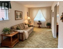 34 Rutherford Avenue, Toronto, ON M6M2C6 Photo 13