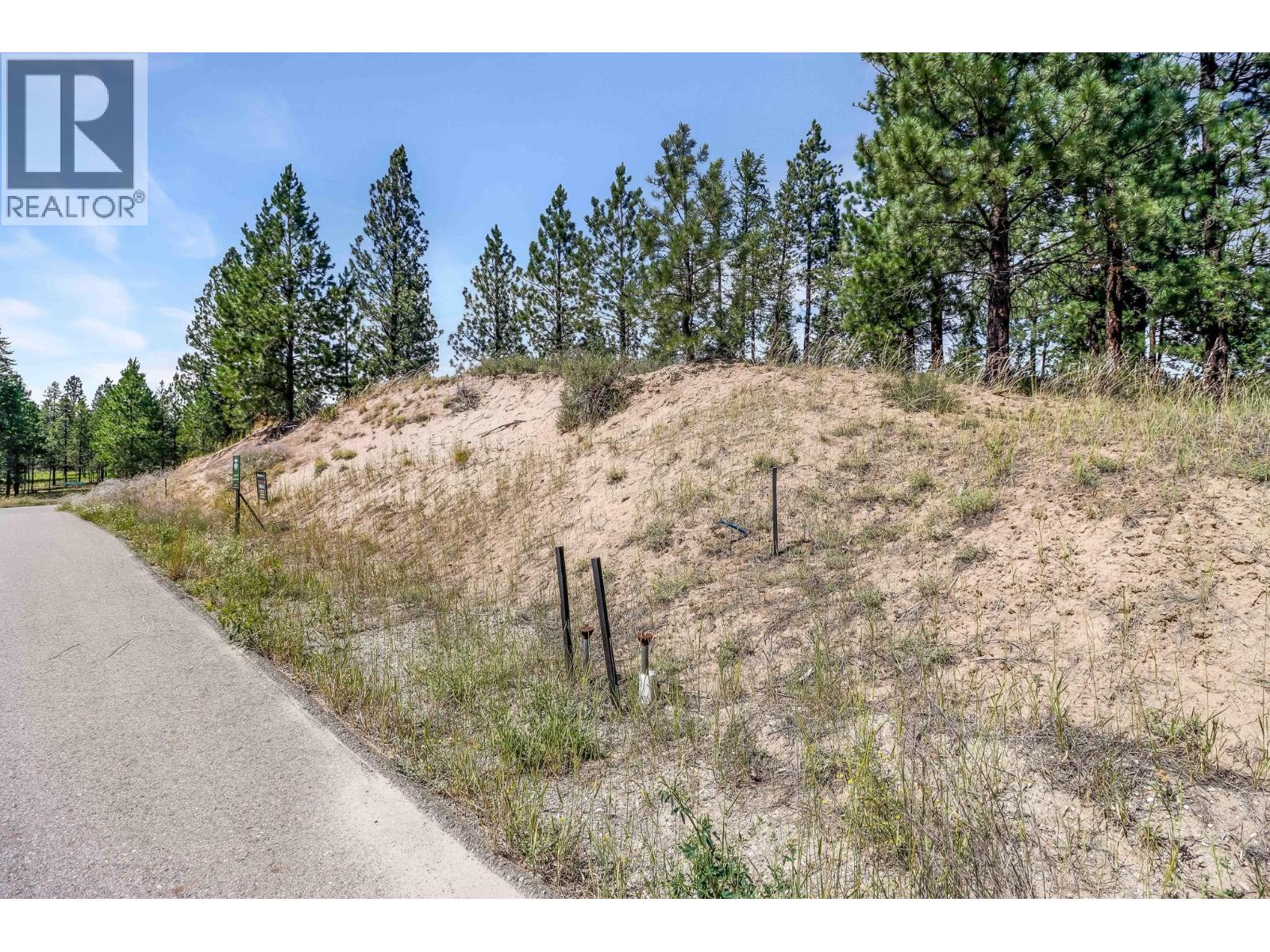 3 of 13 - 241 Corral Boulevard