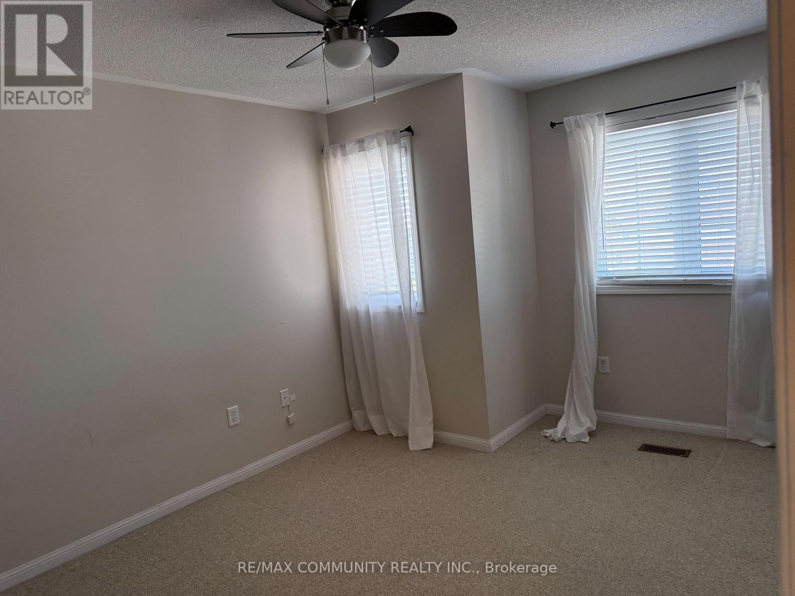 3 BAYCLIFFE DRIVE - 28