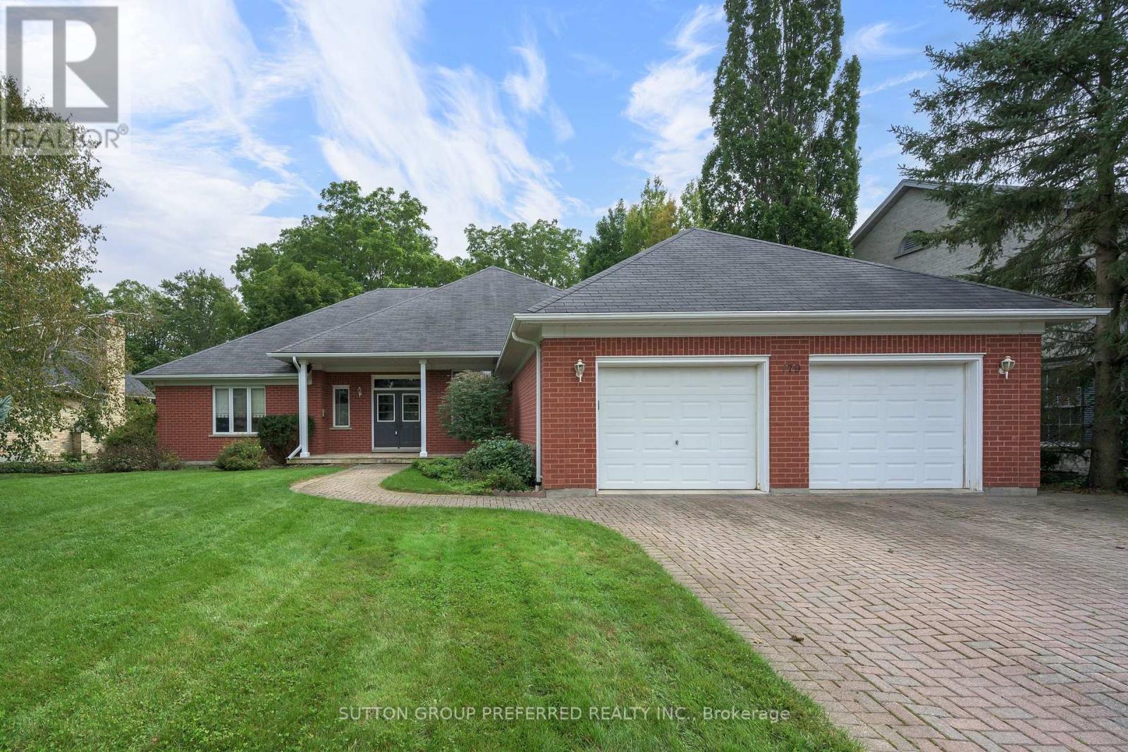 179 CARRIAGE HILL DRIVE N - 1