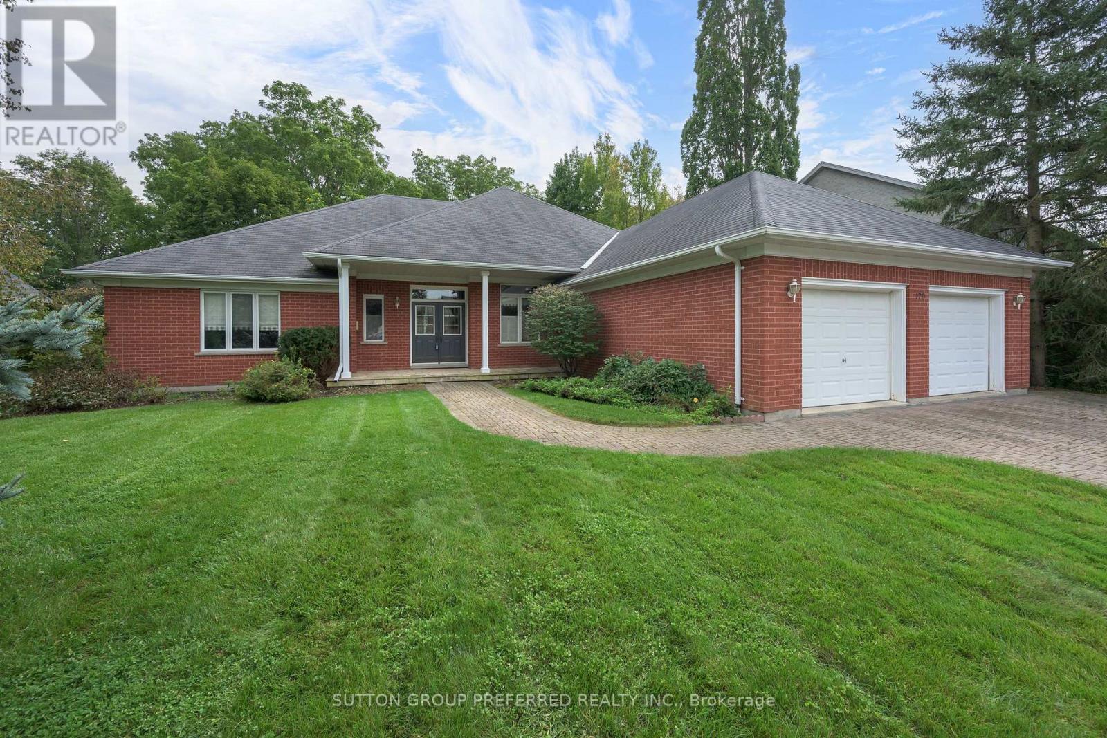 179 CARRIAGE HILL DRIVE N - 2