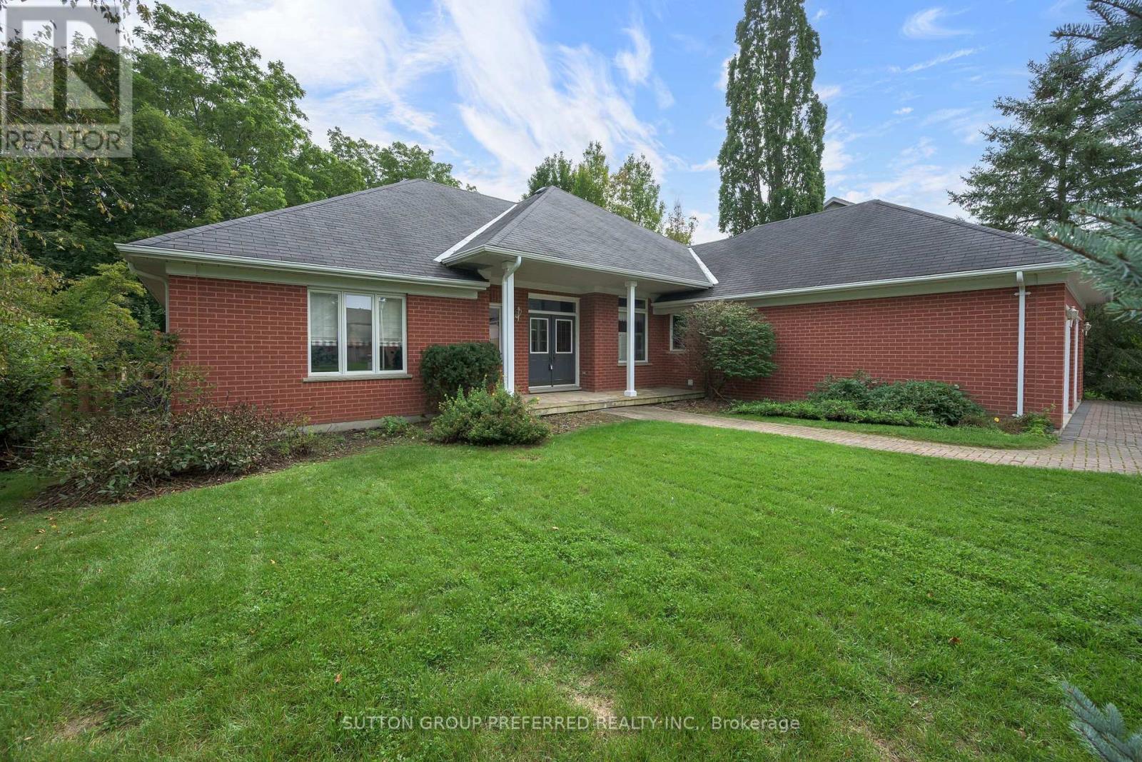 179 CARRIAGE HILL DRIVE N - 3