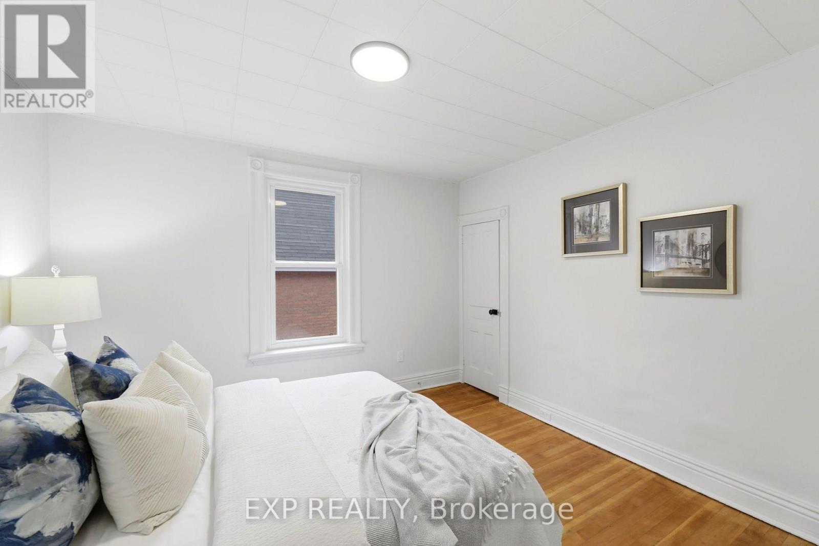 22 HYATT AVENUE - 23
