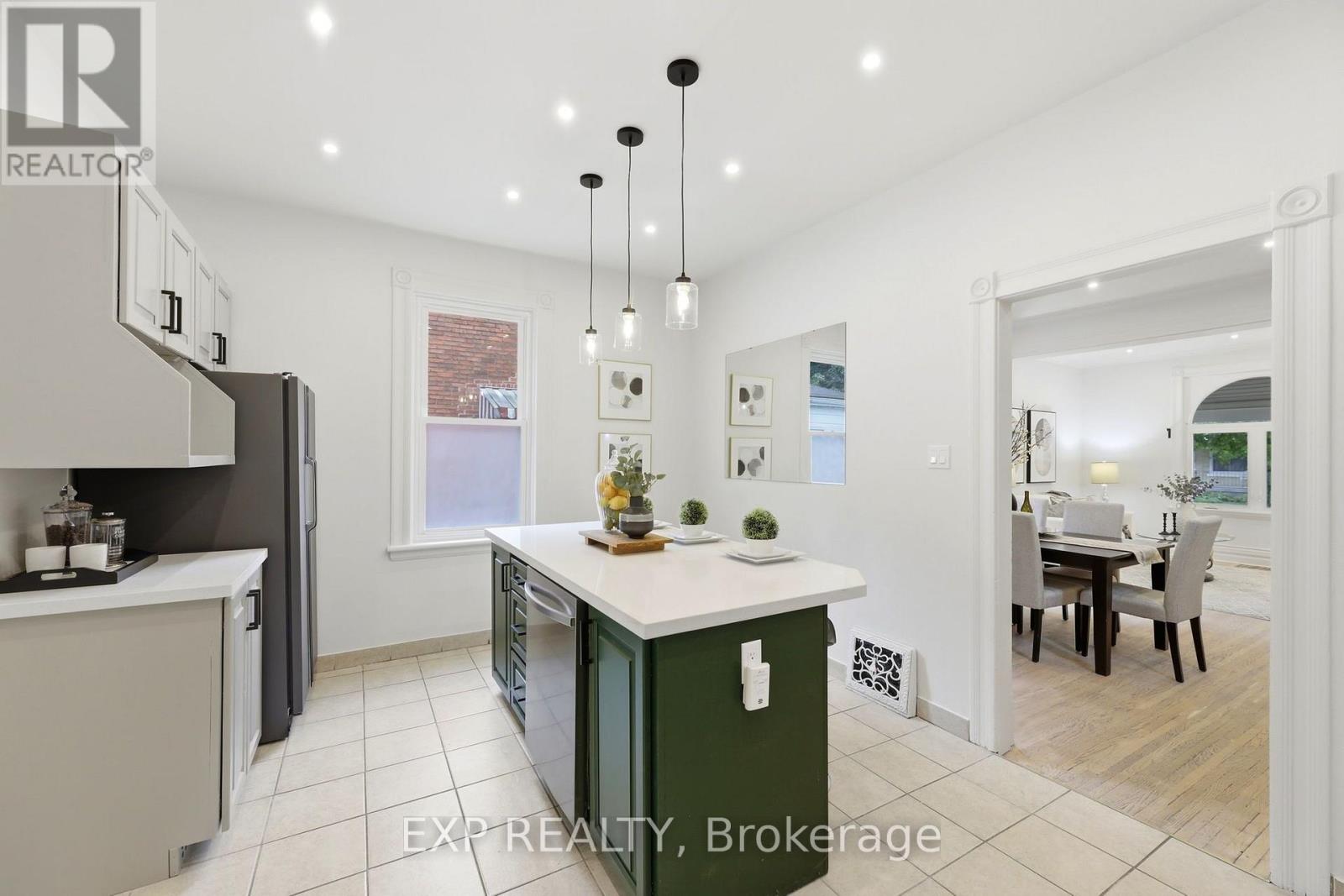 22 HYATT AVENUE - 8