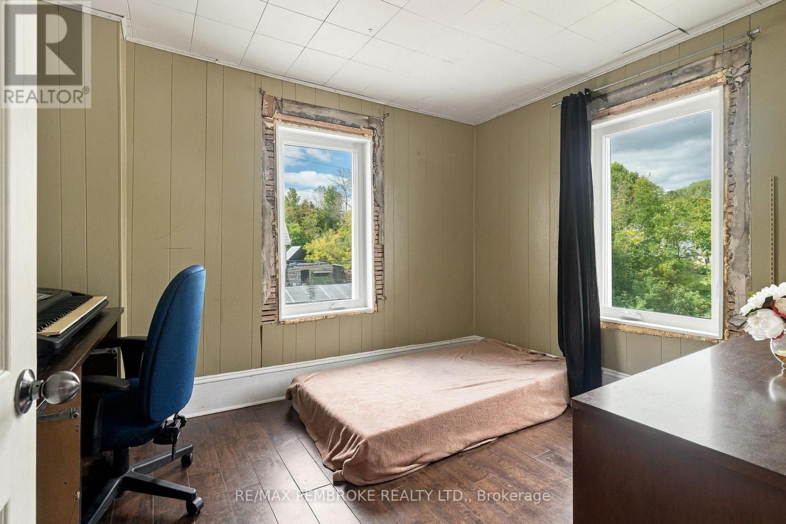2001 FORESTERS FALLS ROAD - Image 28