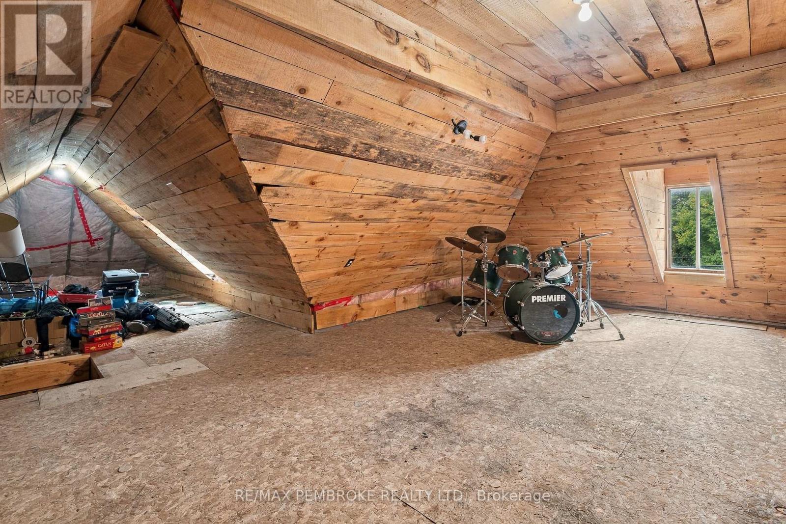 2001 FORESTERS FALLS ROAD - Image 32