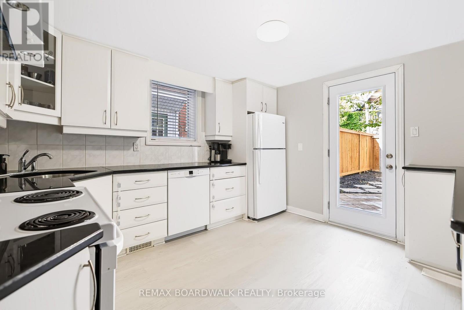 239 WILBROD STREET - 10