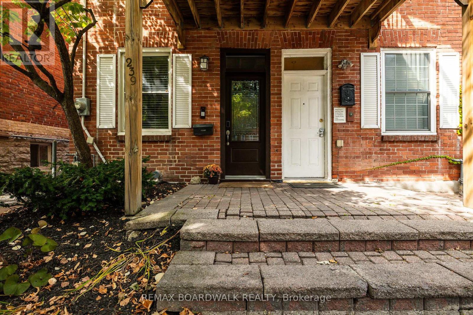 239 WILBROD STREET - 2