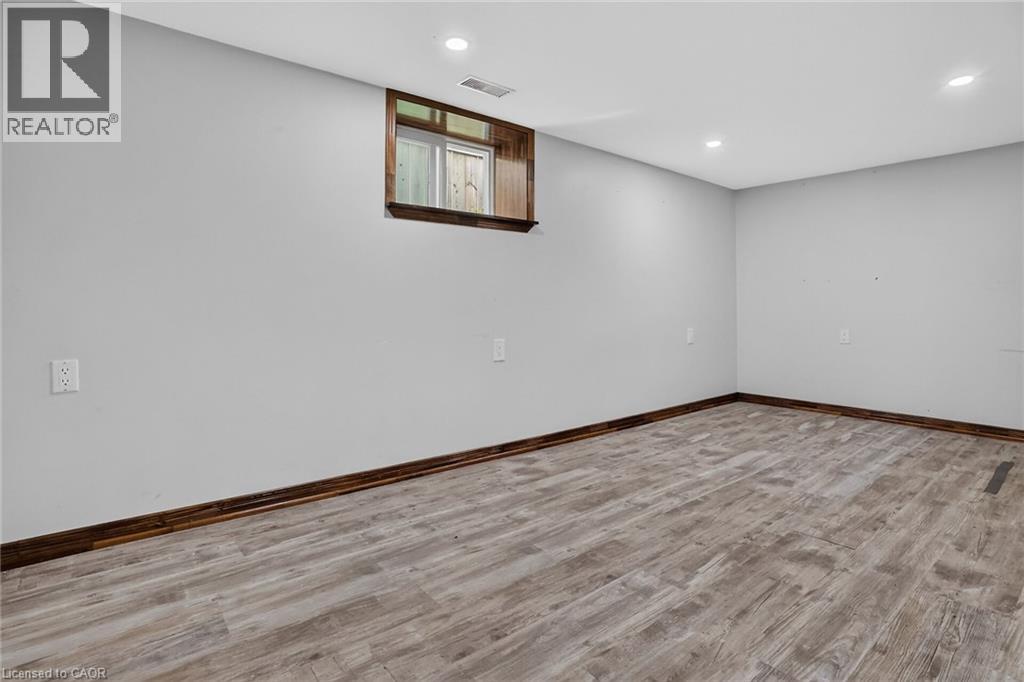 62 COSBY Avenue - 11