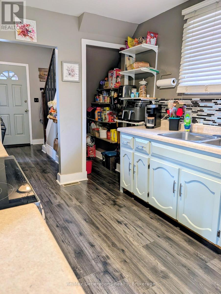 226 HAROLD STREET N - Image 3