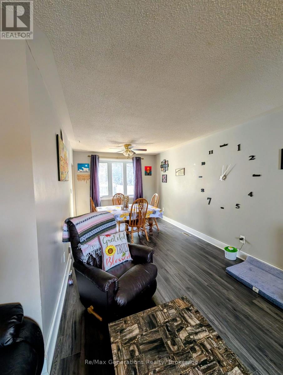 226 HAROLD STREET N - 6