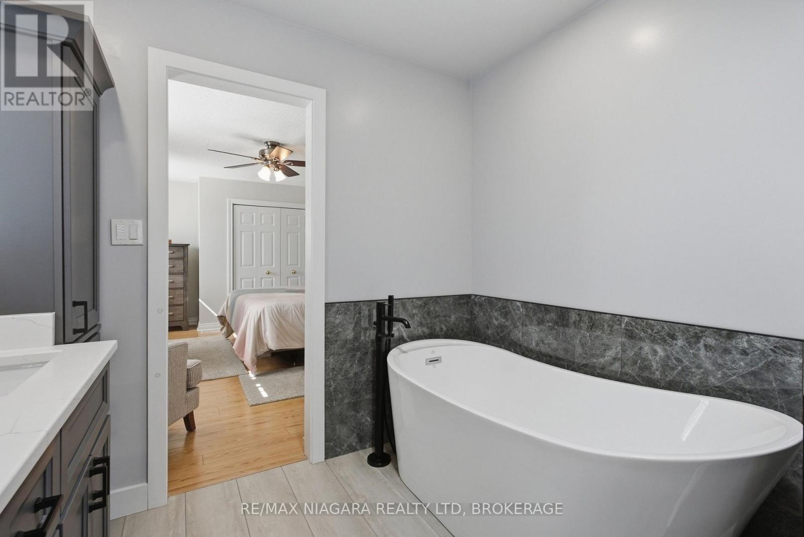 5 THORN PLACE - Image 20