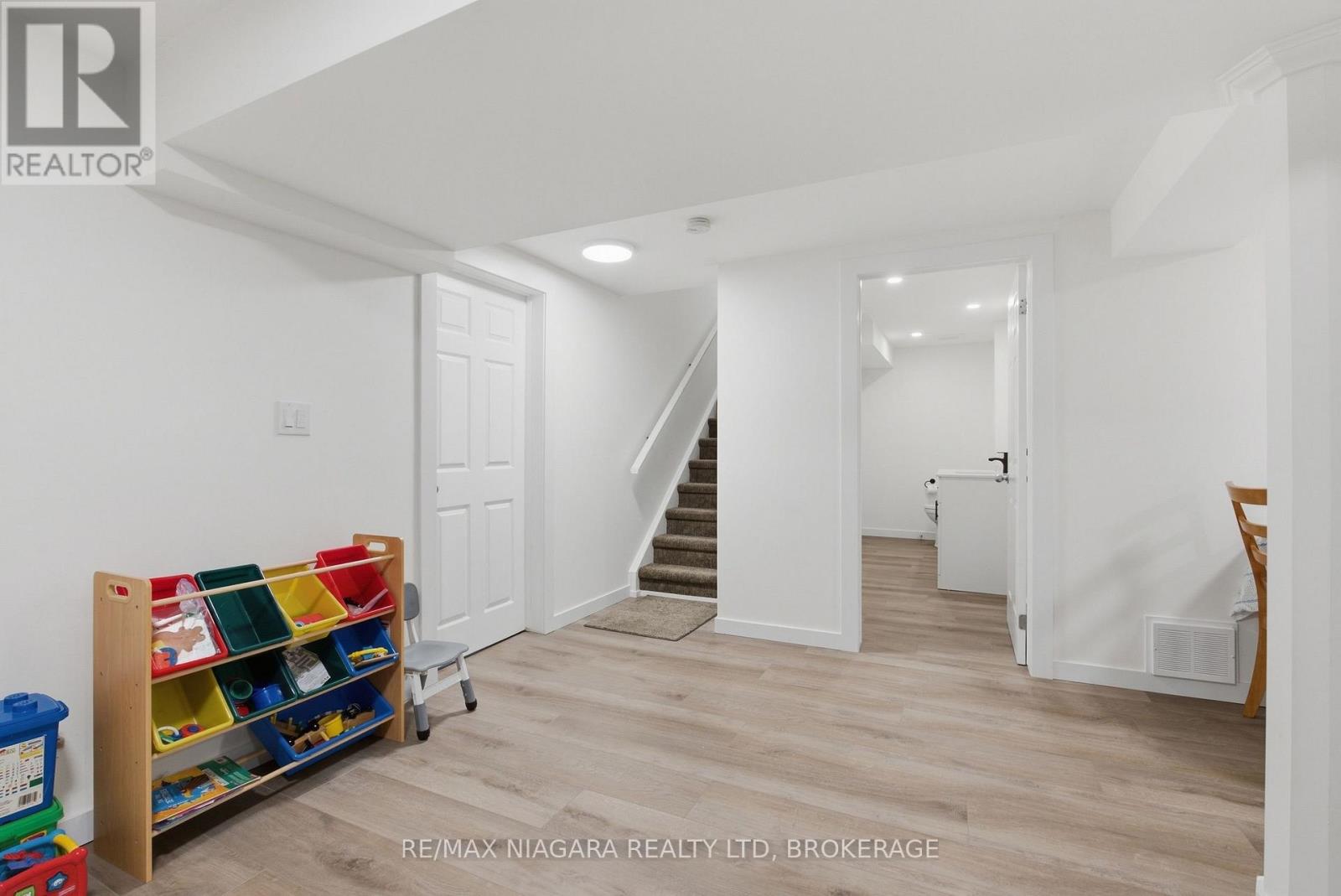 5 THORN PLACE - Image 26