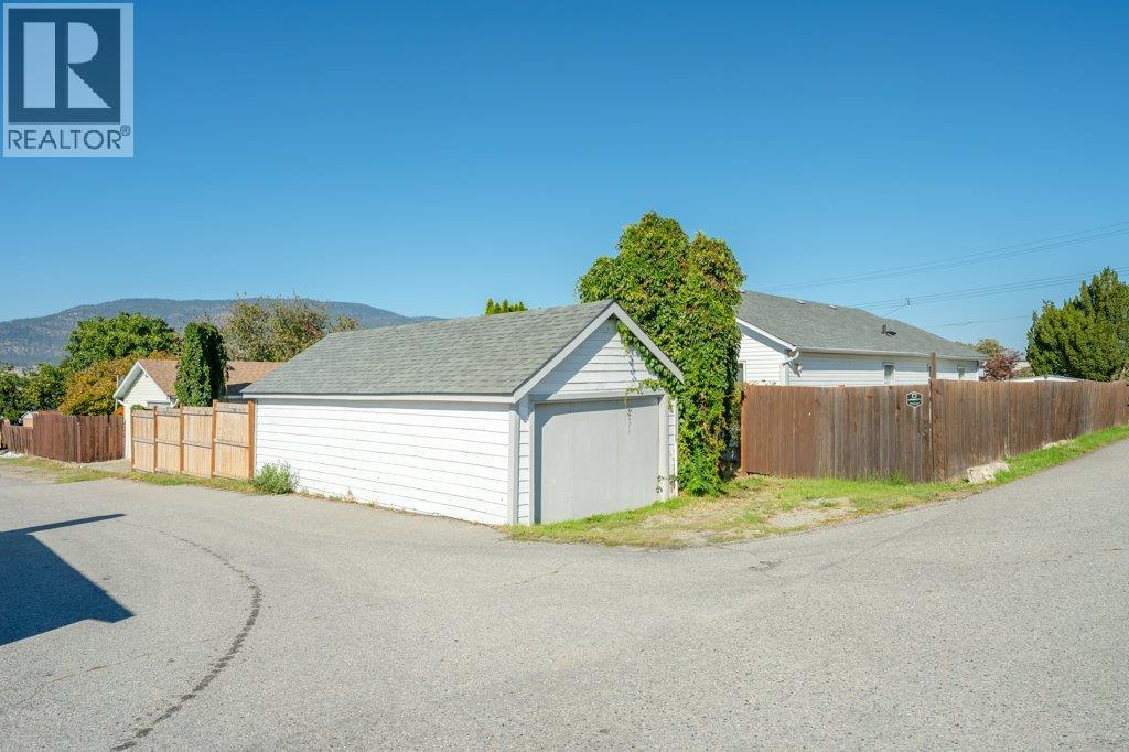 584 Edna Avenue, Penticton