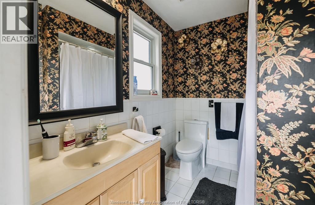 753 Walker ROAD - 10