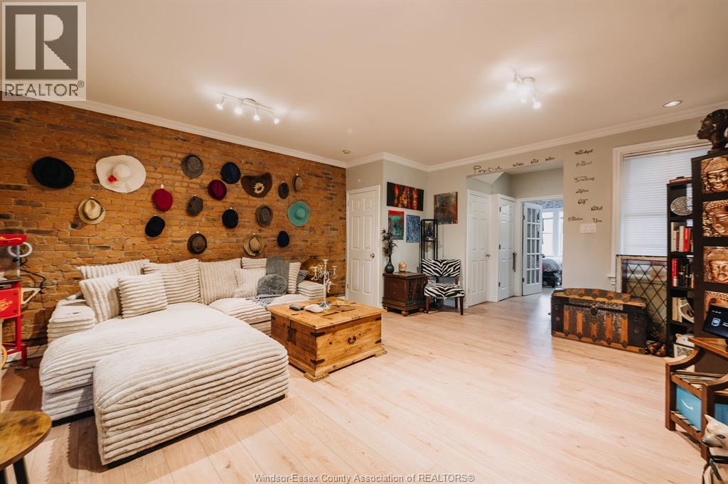 753 Walker ROAD - 11