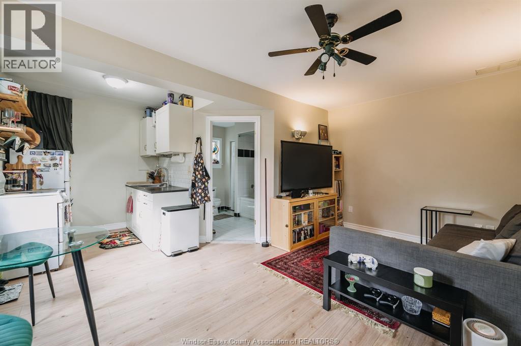 753 Walker ROAD - 16