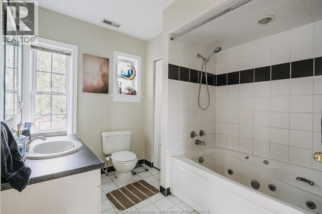 753 Walker ROAD - 21