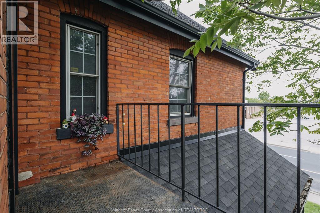 753 Walker ROAD - 28
