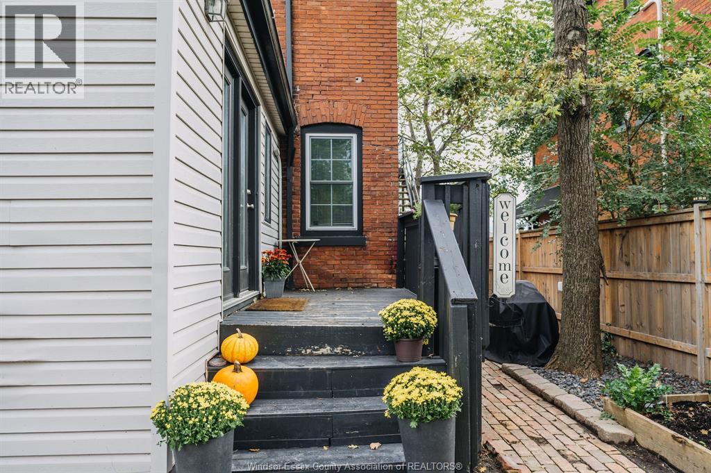 753 Walker ROAD - 32