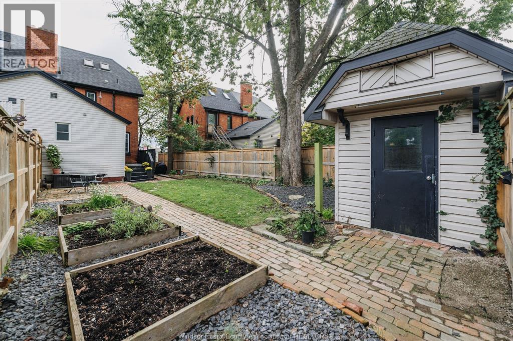 753 Walker ROAD - 34