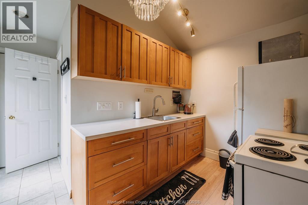 753 Walker ROAD - 9