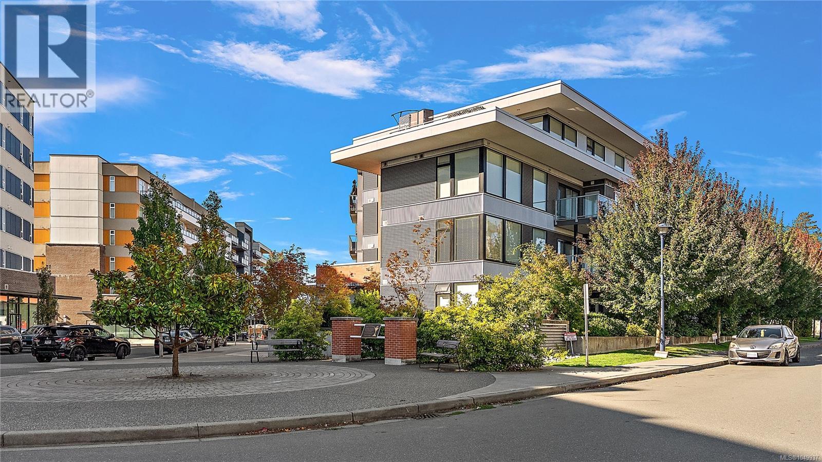 #408 950 Whirlaway Cres - 32