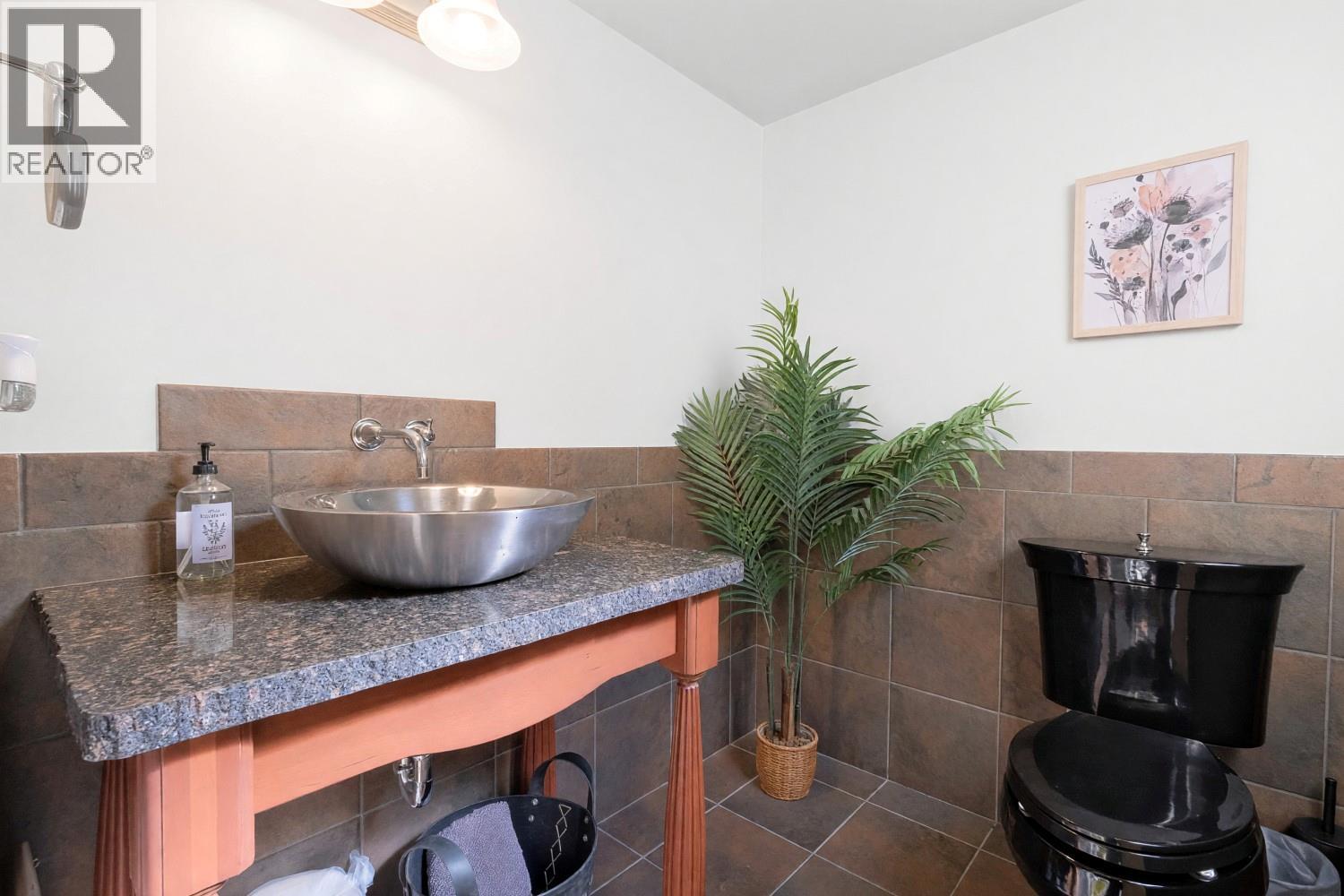 1950 Capistrano Drive Unit# 108, Kelowna