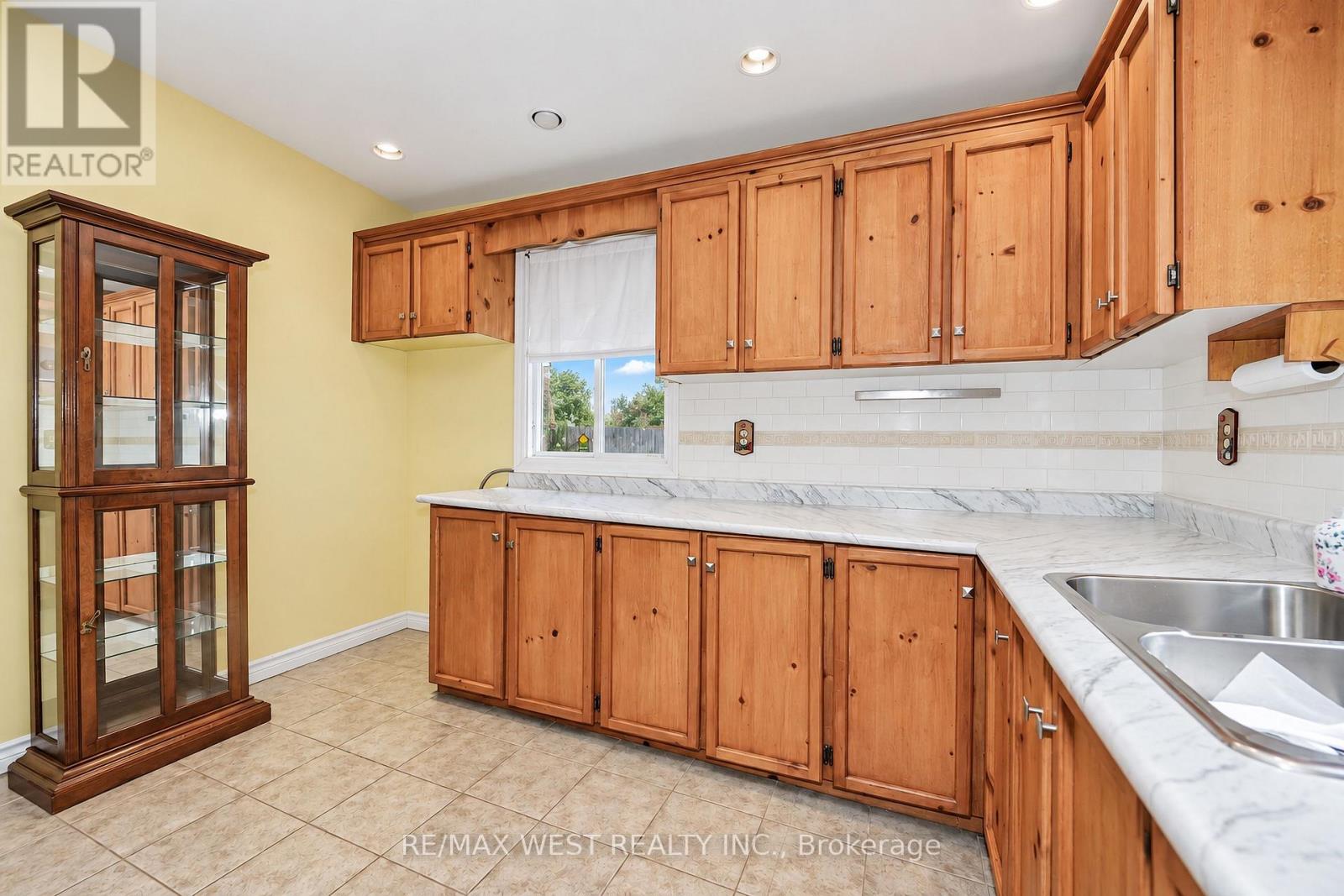 Photo of 311 WELLESLEY STREET E