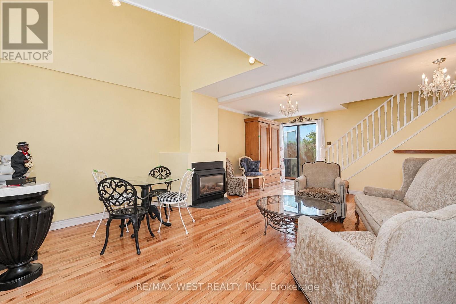 Photo of 311 WELLESLEY STREET E