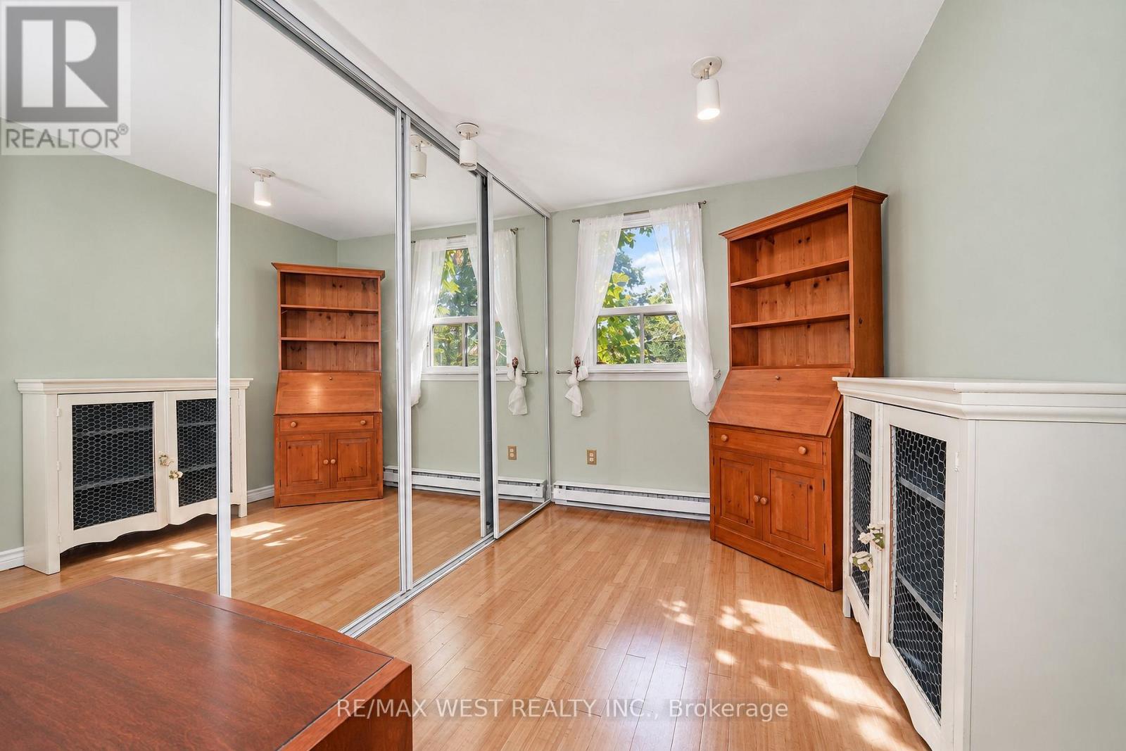 Photo of 311 WELLESLEY STREET E