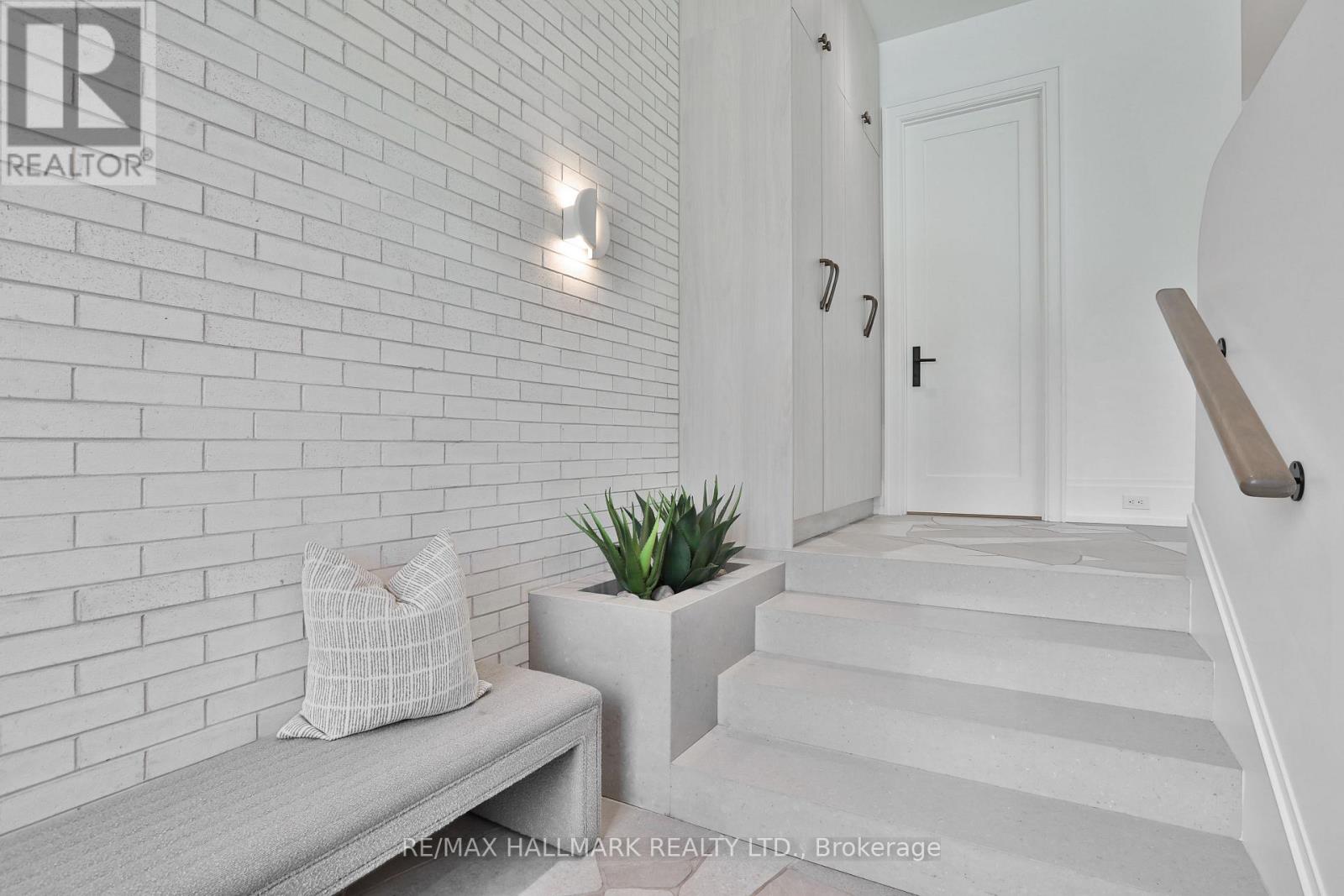 Photo of 215 AVA ROAD