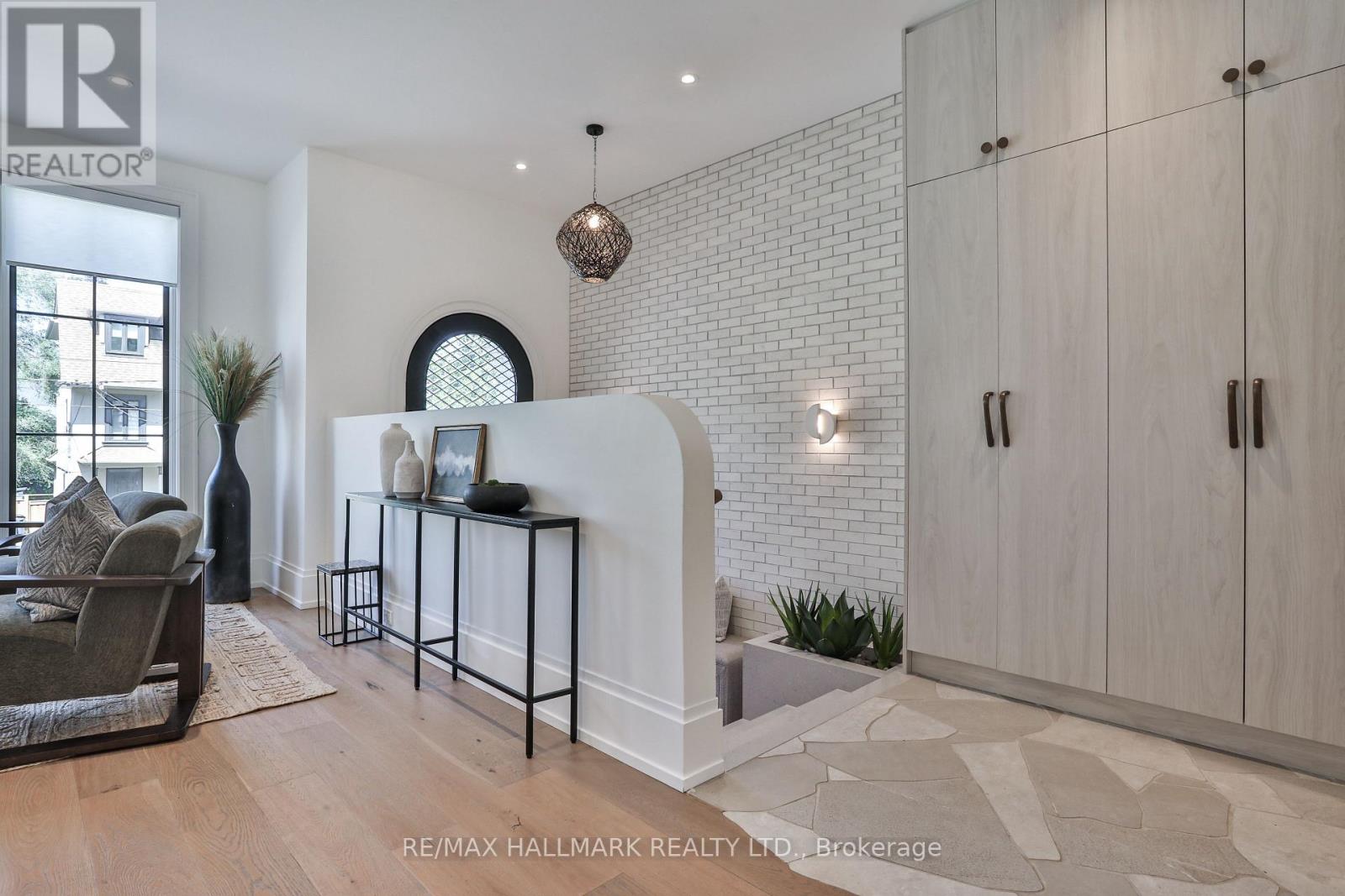Photo of 215 AVA ROAD