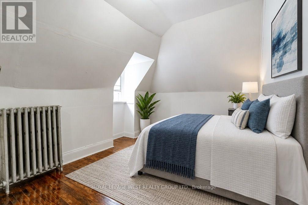 28 CONCORD AVENUE - 25