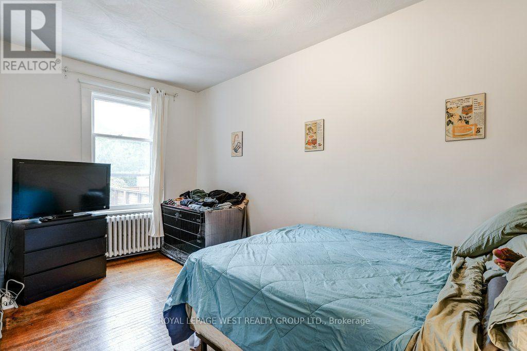 28 CONCORD AVENUE - 9