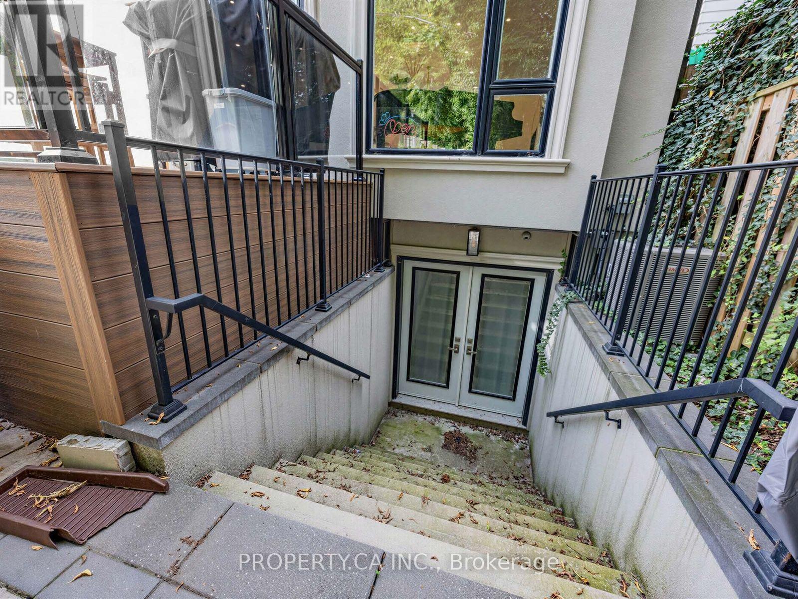 370 HILLSDALE AVENUE E - 36