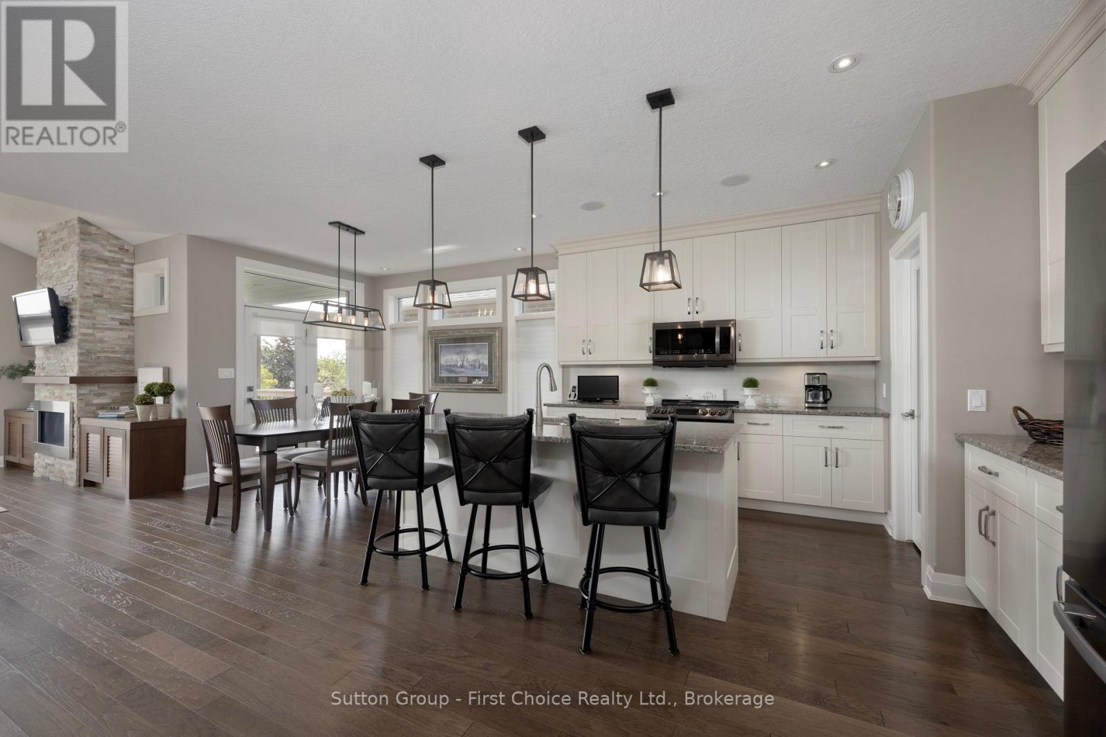 7 CULLITON STREET - 9