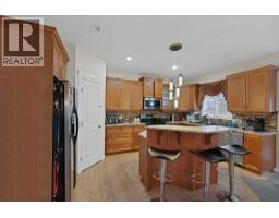 4pc Bathroom - 77 Saddleland Drive Ne, Calgary, AB T3J5J3 Photo 7